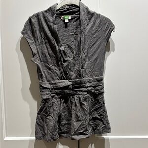 Gray V neck Top w Waist Detailing